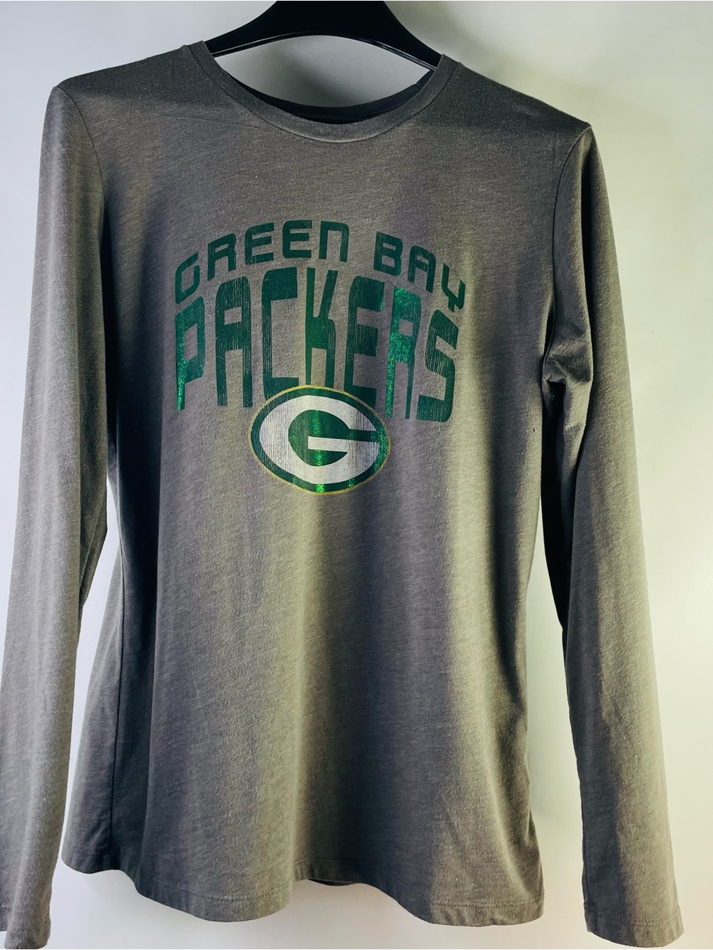 Team Apparel Gray Long-Sleeve Green Bay Packers Tee with Green Logo